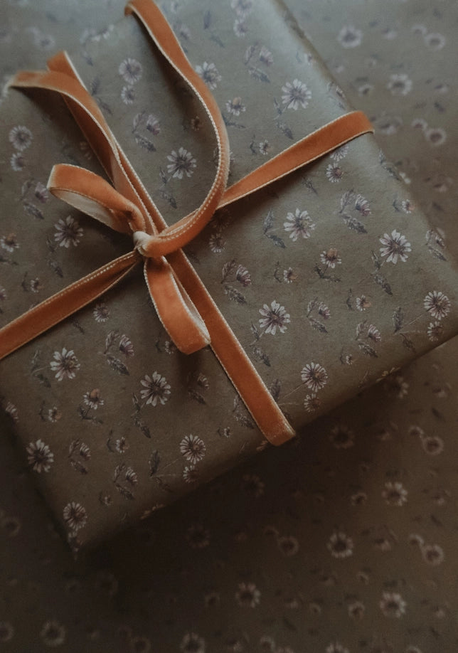 Juego de 3 piezas de papel de regalo Kraft con forma de margaritas